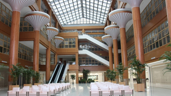 東芝電梯為一洲國際腫瘤質(zhì)子醫(yī)院提供樓宇交通解決方案